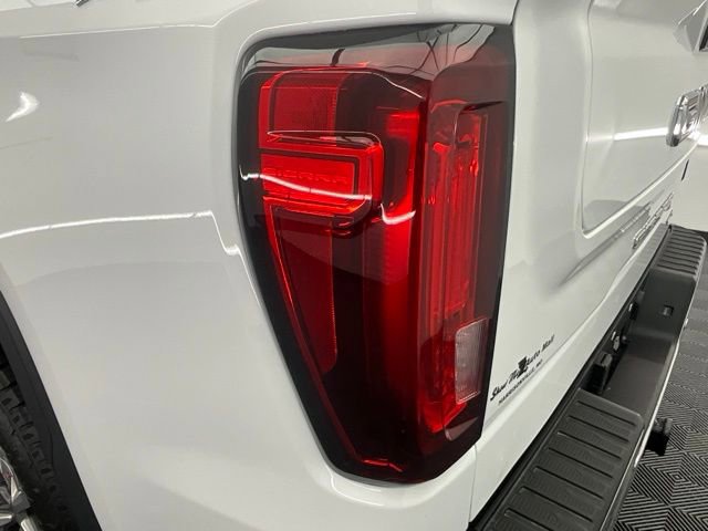 Used 2022 GMC Sierra 1500 SLT w/ SLT Convenience Package AWD/4WD image 22