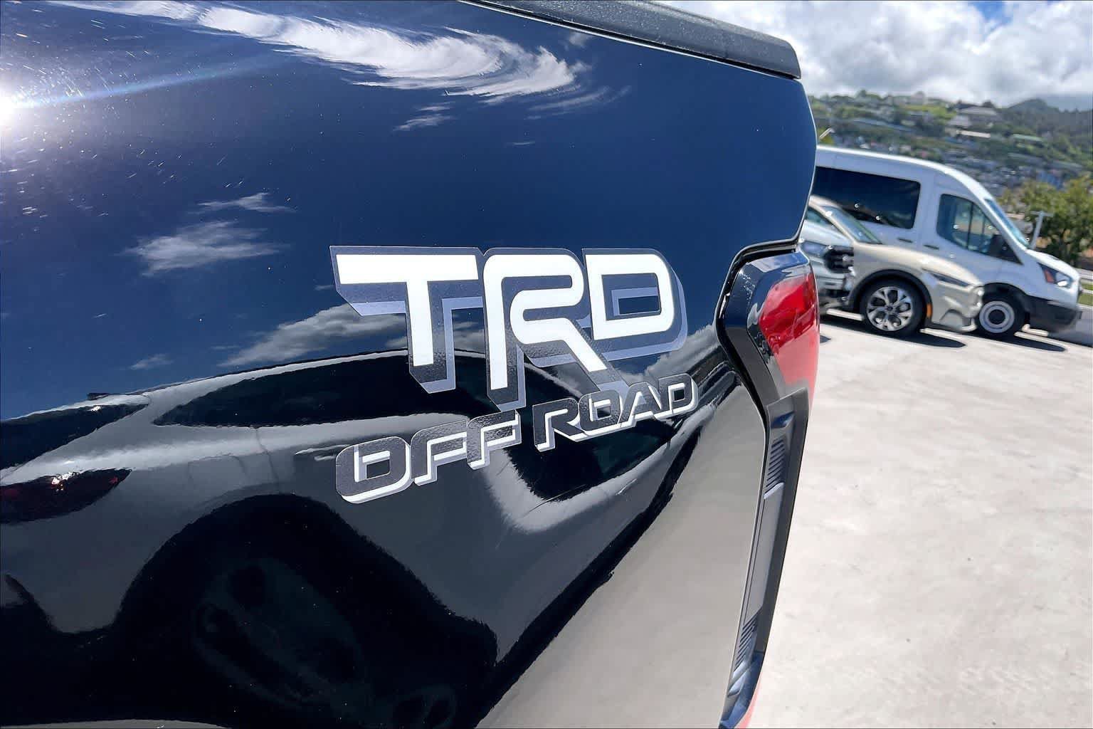 Used 2025 Toyota Tacoma TRD Off-Road AWD/4WD image 7