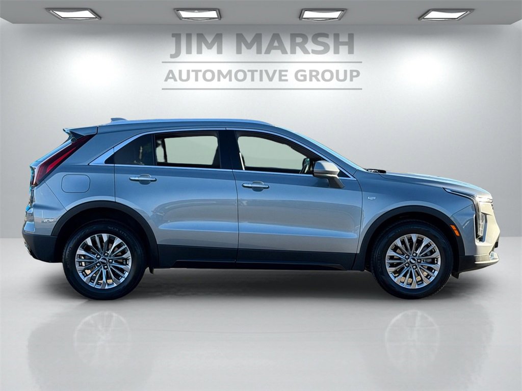 Used 2024 Cadillac XT4 Premium Luxury image 6