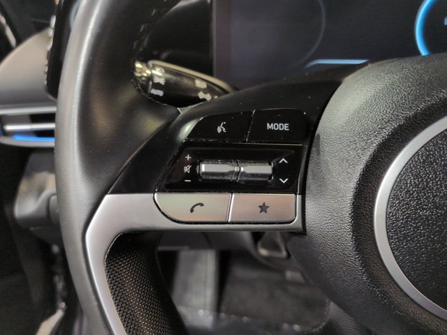 Used 2025 Hyundai Elantra SEL FWD image 22