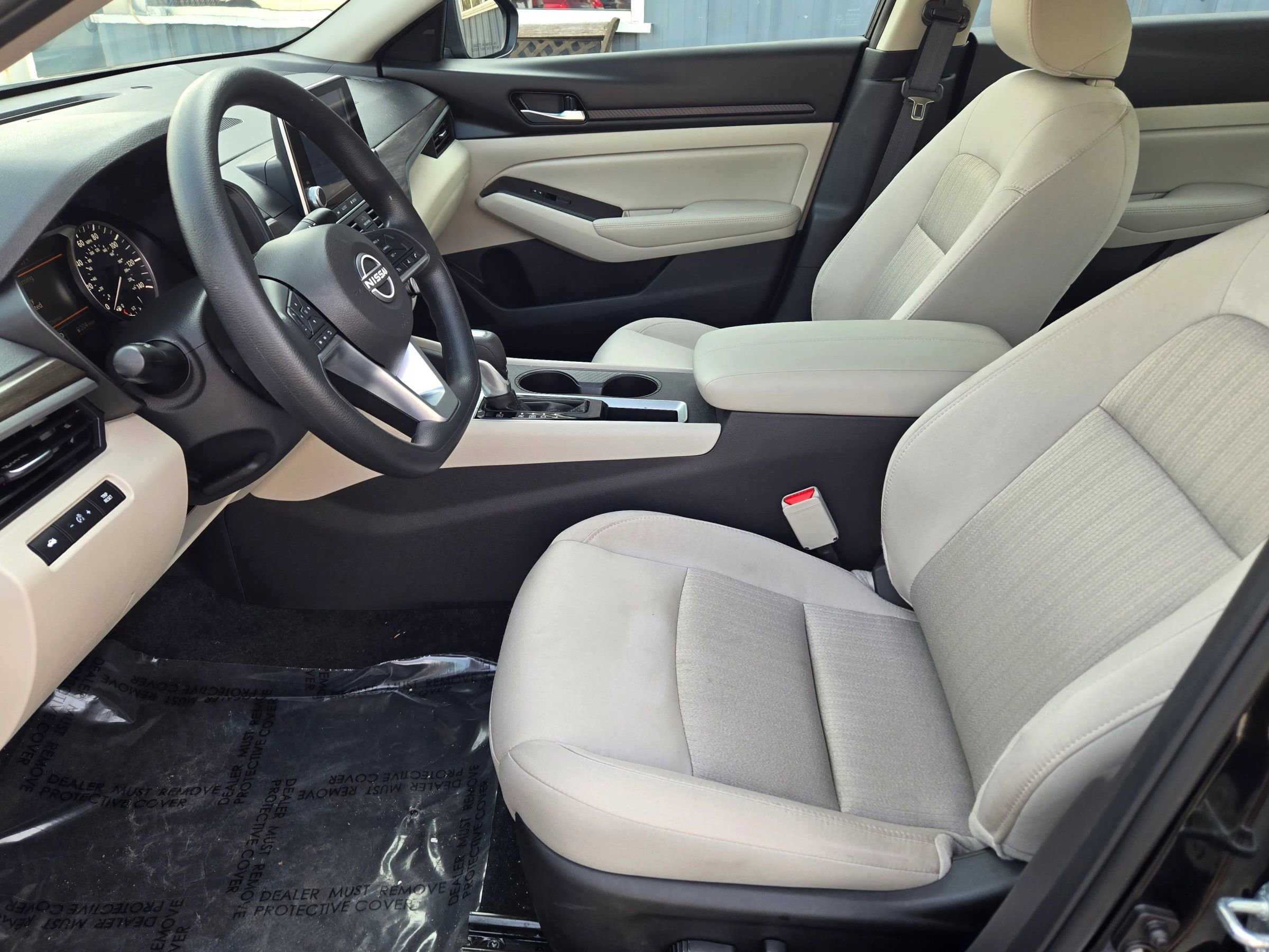 Used 2025 Nissan Altima 2.5 SV image 29