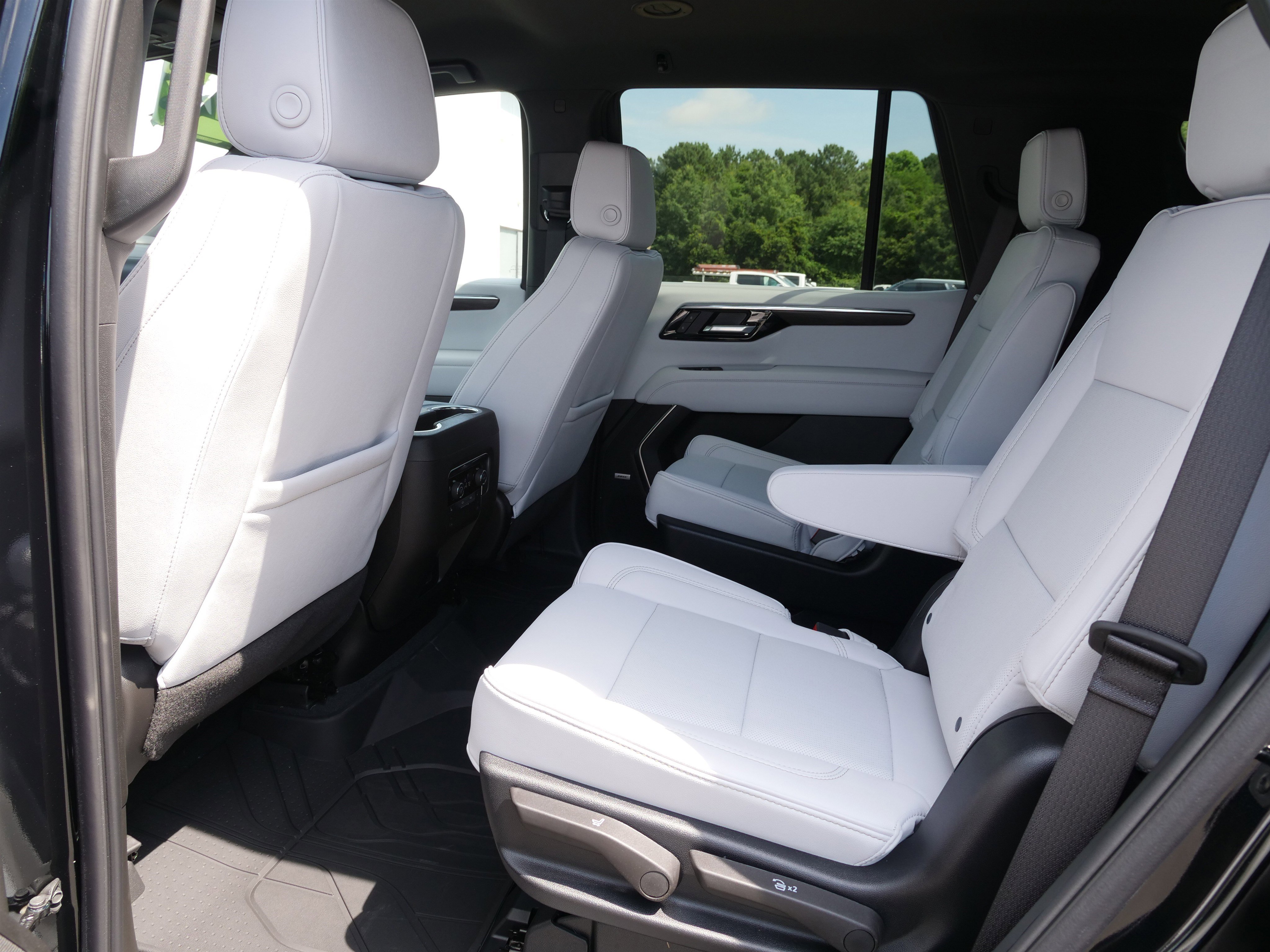 New 2025 Chevrolet Tahoe Premier image 14