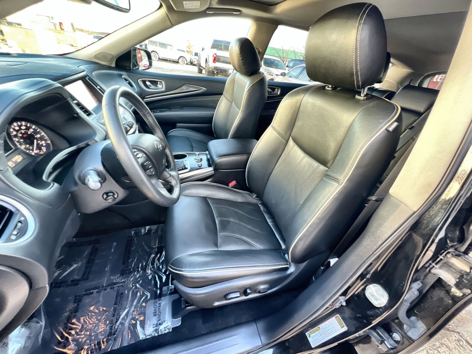 Used 2019 INFINITI QX60 Luxe w/ Essential Package image 13