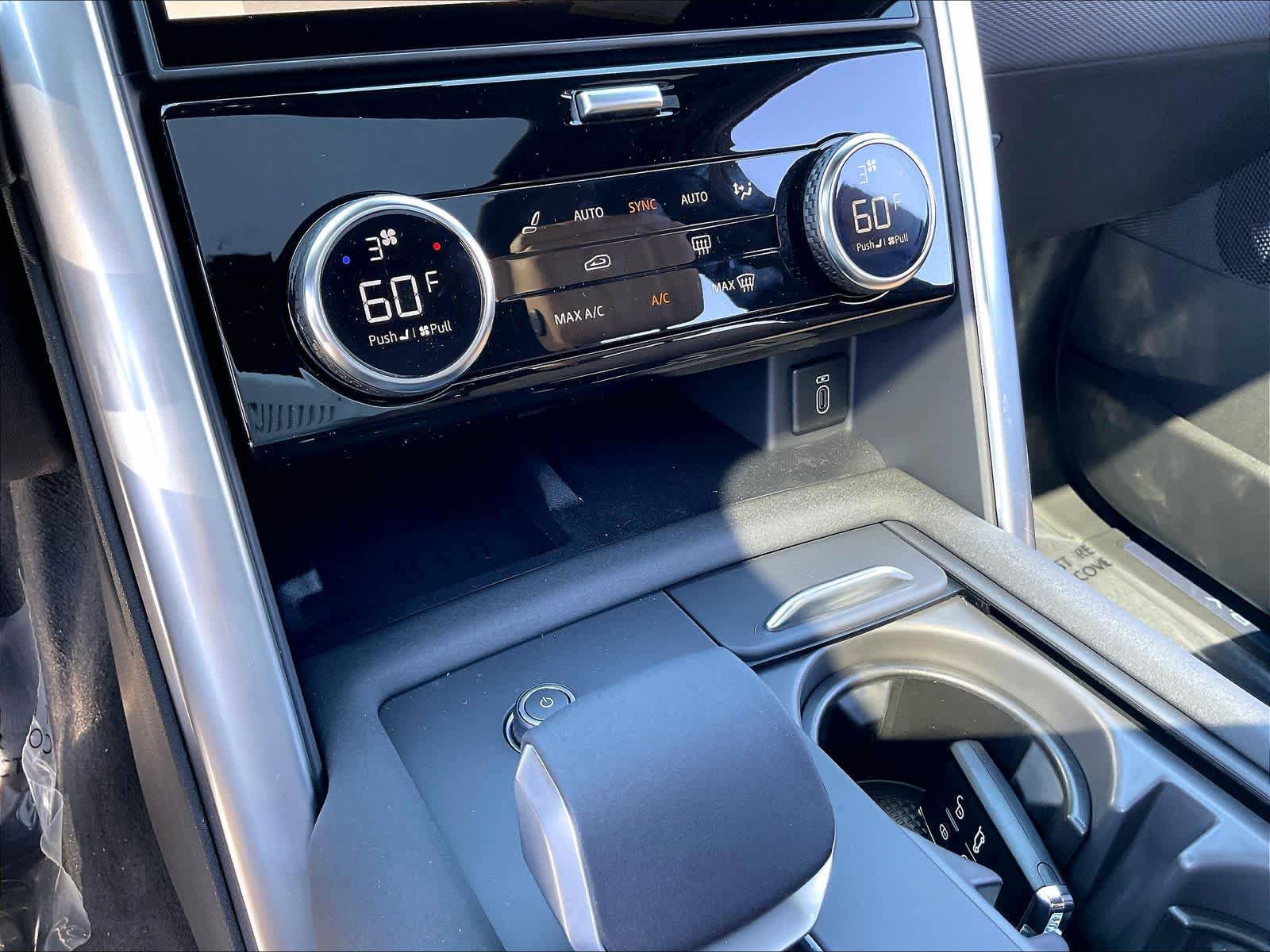 New 2026 Land Rover Discovery Dynamic SE AWD/4WD image 23
