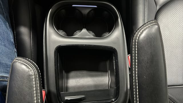 Used 2024 Chrysler Pacifica Limited FWD image 19