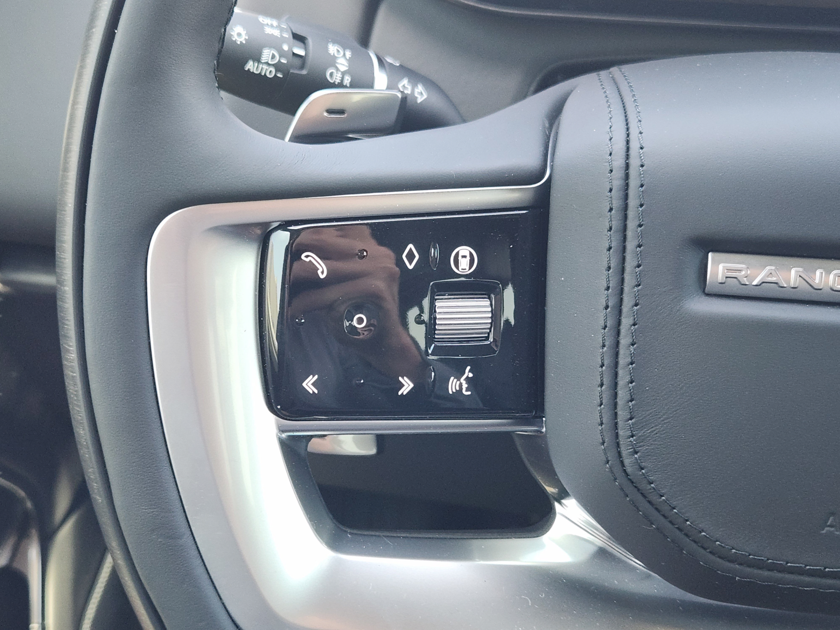 New 2026 Land Rover Range Rover SE AWD/4WD image 22