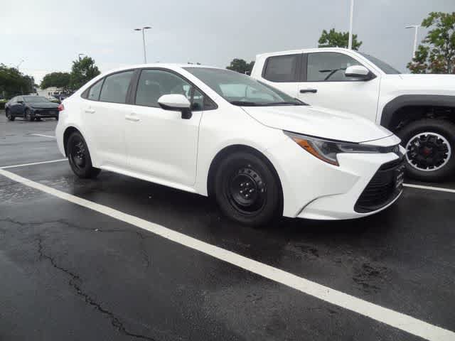 Used 2023 Toyota Corolla LE FWD image 4