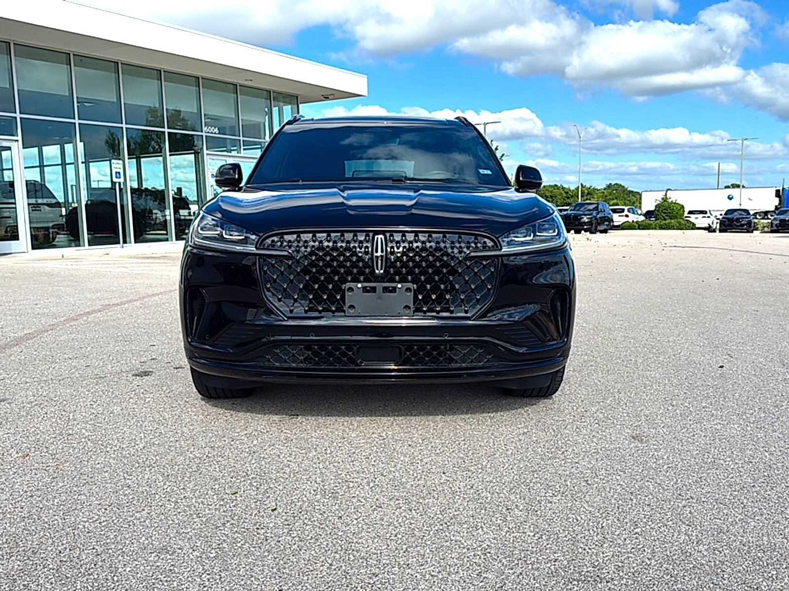 Used 2025 Lincoln Aviator Reserve w/ Equipment Group 201A AWD/4WD image 2