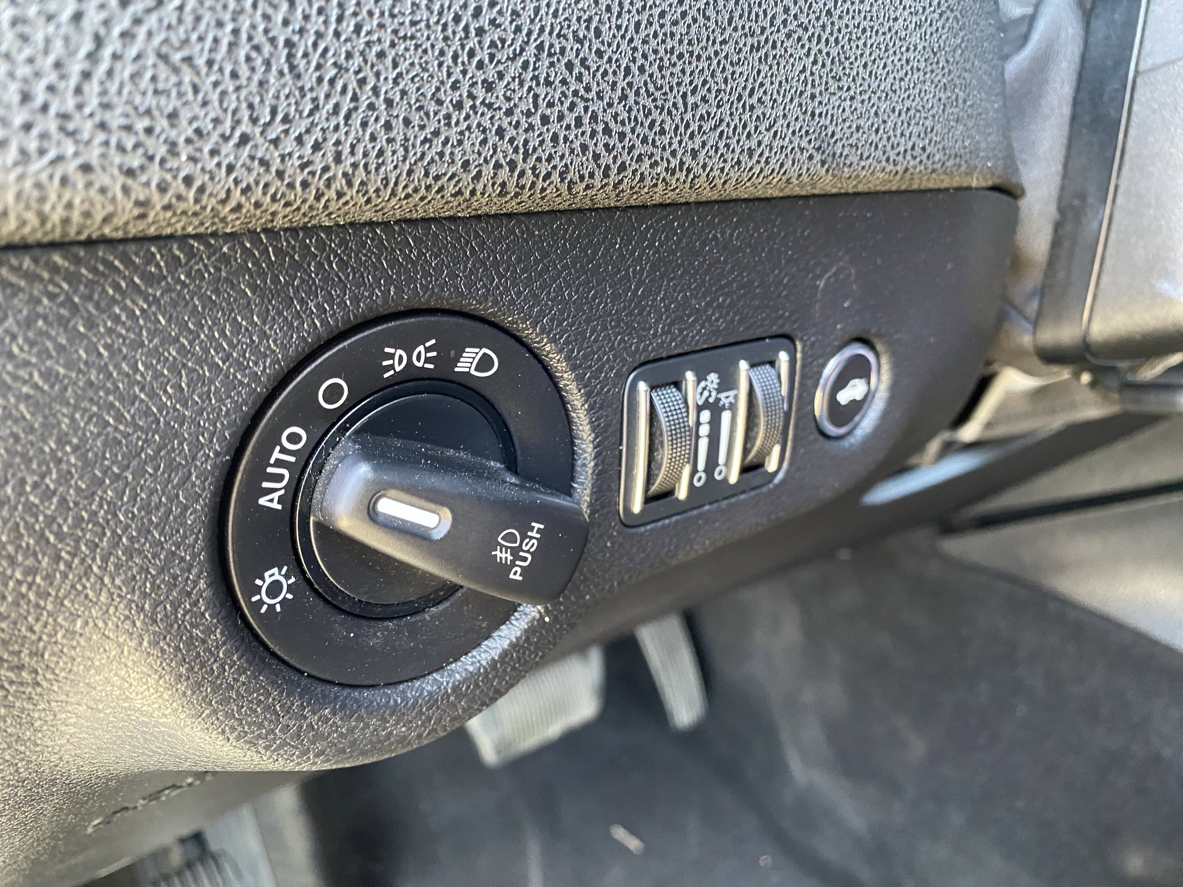 Used 2016 Dodge Charger R/T w/ Navigation & Travel Group image 18