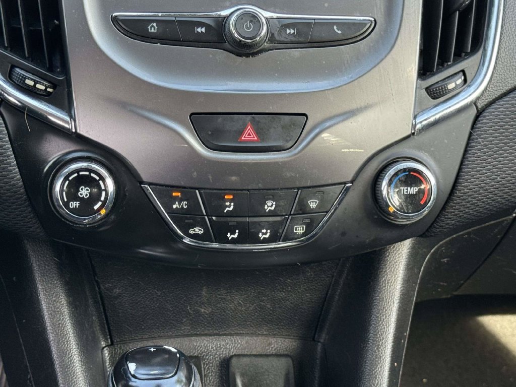 Used 2017 Chevrolet Cruze LT FWD image 6