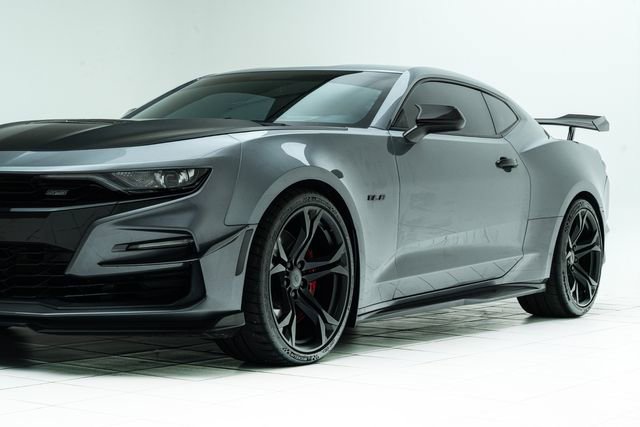 Used 2019 Chevrolet Camaro SS RWD image 9