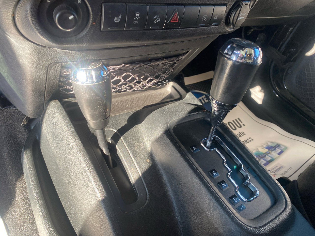 Used 2016 Jeep Wrangler Unlimited Rubicon image 17