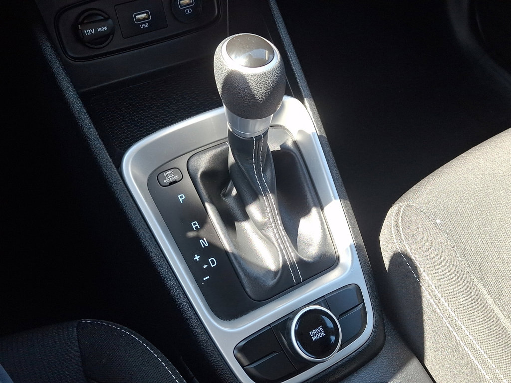 Used 2020 Hyundai Venue SEL image 29