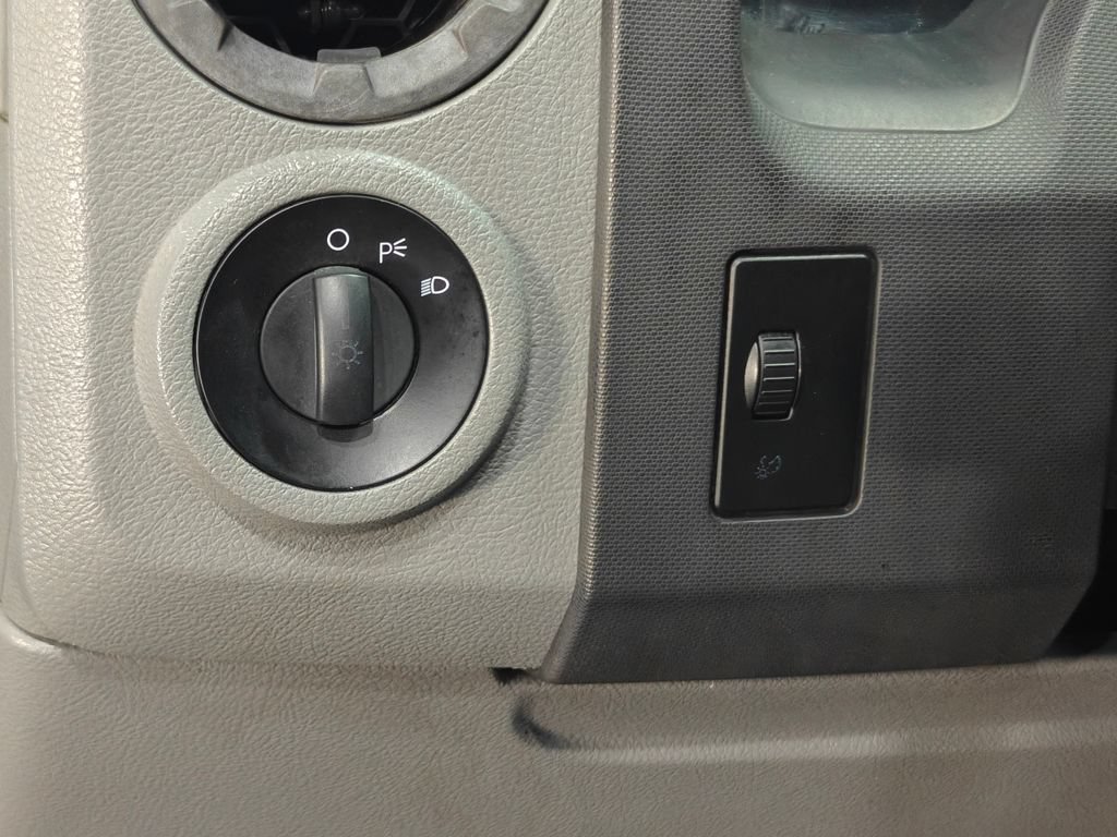 Used 2013 Ford E-250 and Econoline 250 w/ PWR Group RWD image 7