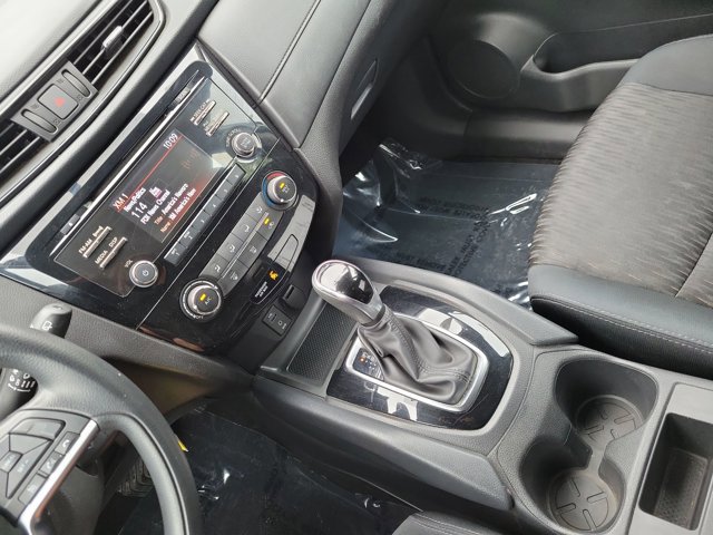 Used 2017 Nissan Rogue S image 32