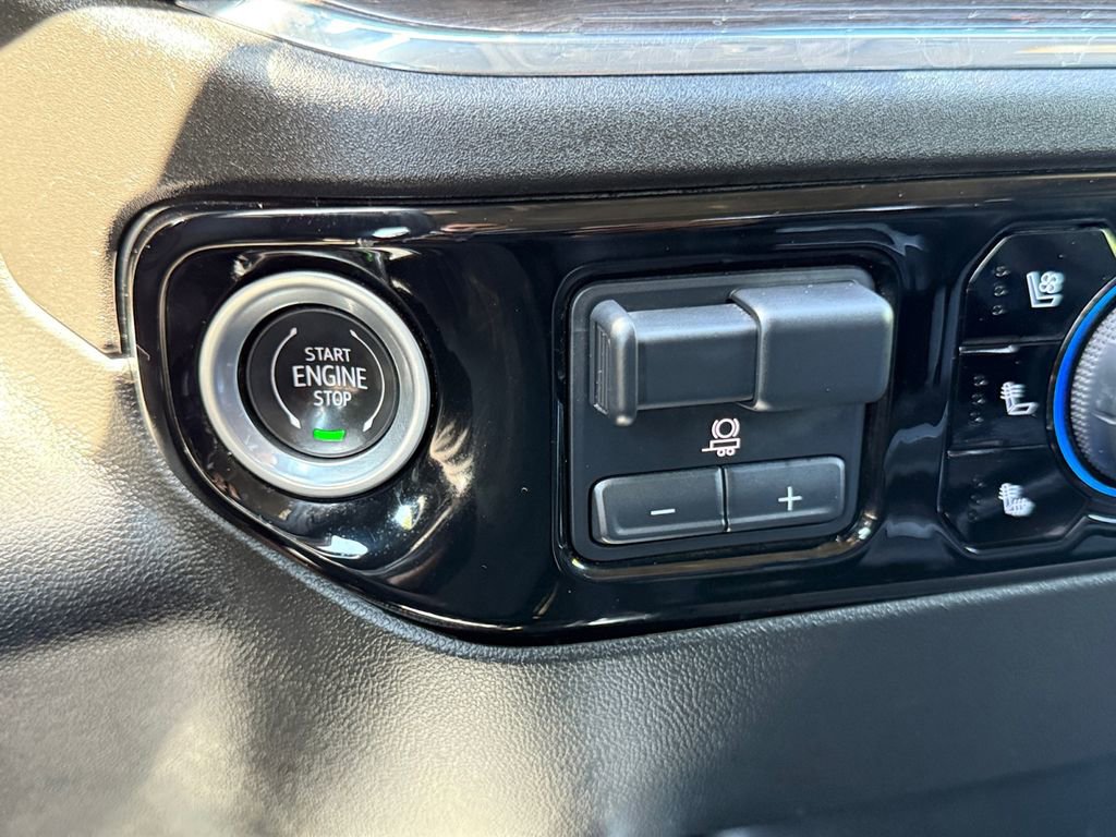 Used 2024 Chevrolet Silverado 3500 LTZ w/ LTZ Convenience Package AWD/4WD image 19