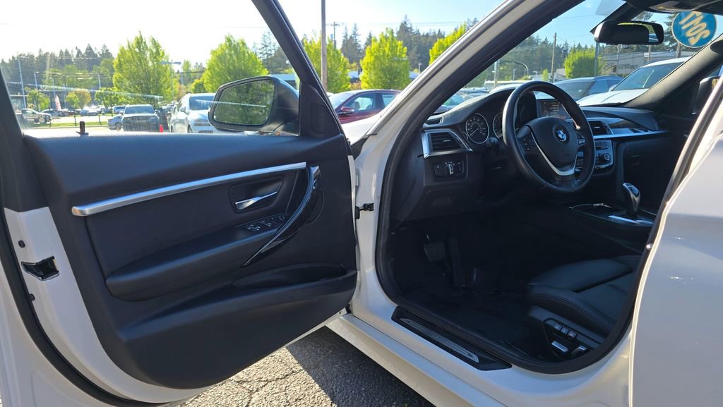 Used 2017 BMW 330i Sedan RWD image 19