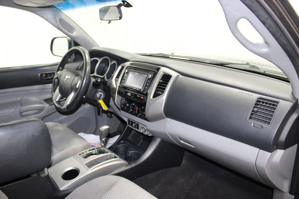 Used 2014 Toyota Tacoma 2WD Double Cab image 23