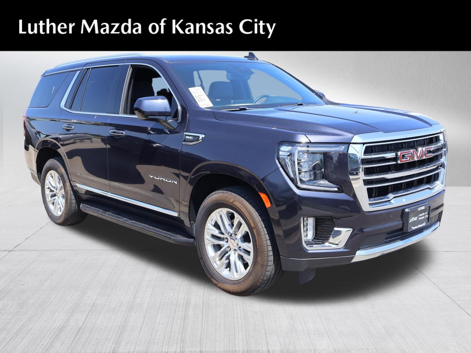 Used 2024 GMC Yukon SLT AWD/4WD image 1