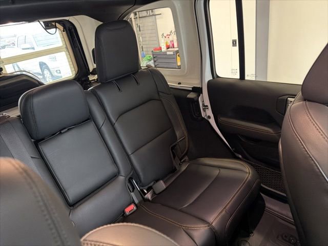 Used 2024 Jeep Wrangler Sahara w/ Technology Group image 31