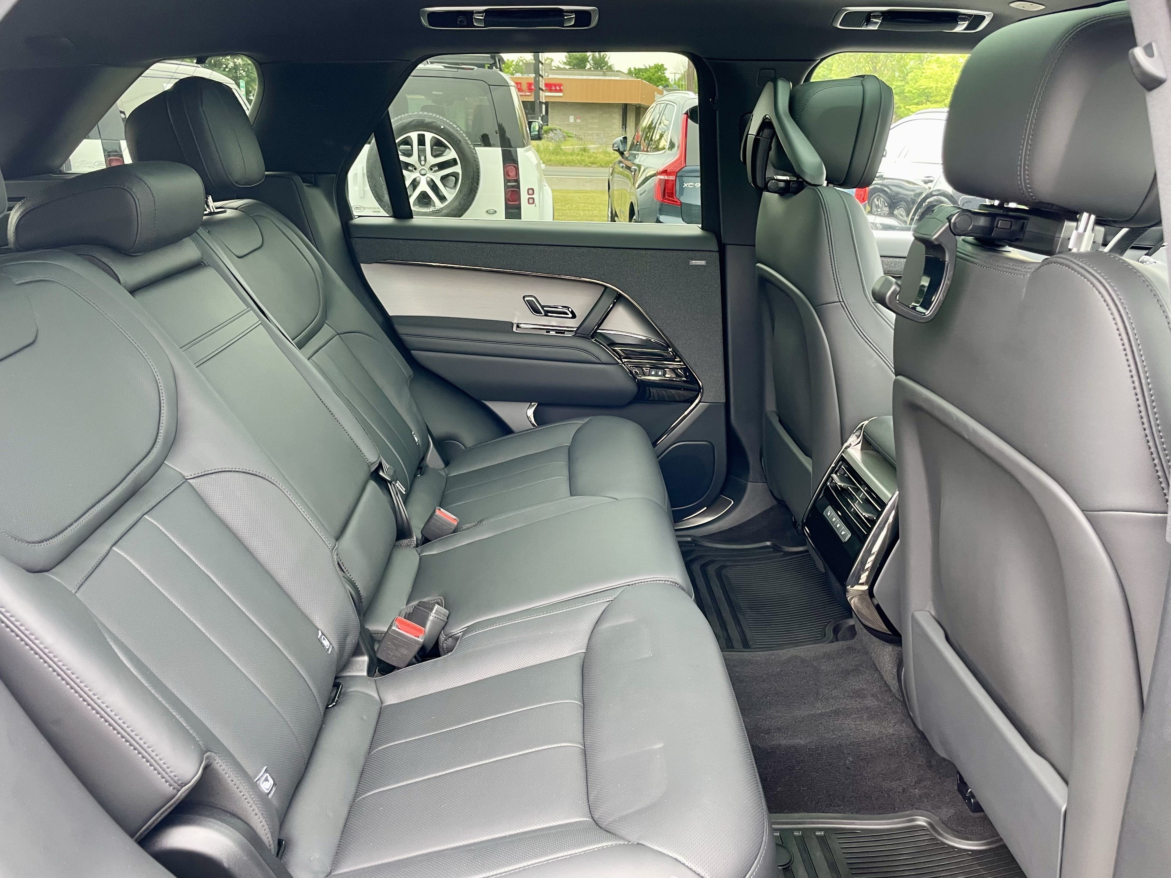Certified 2025 Land Rover Range Rover Sport Dynamic SE AWD/4WD image 31