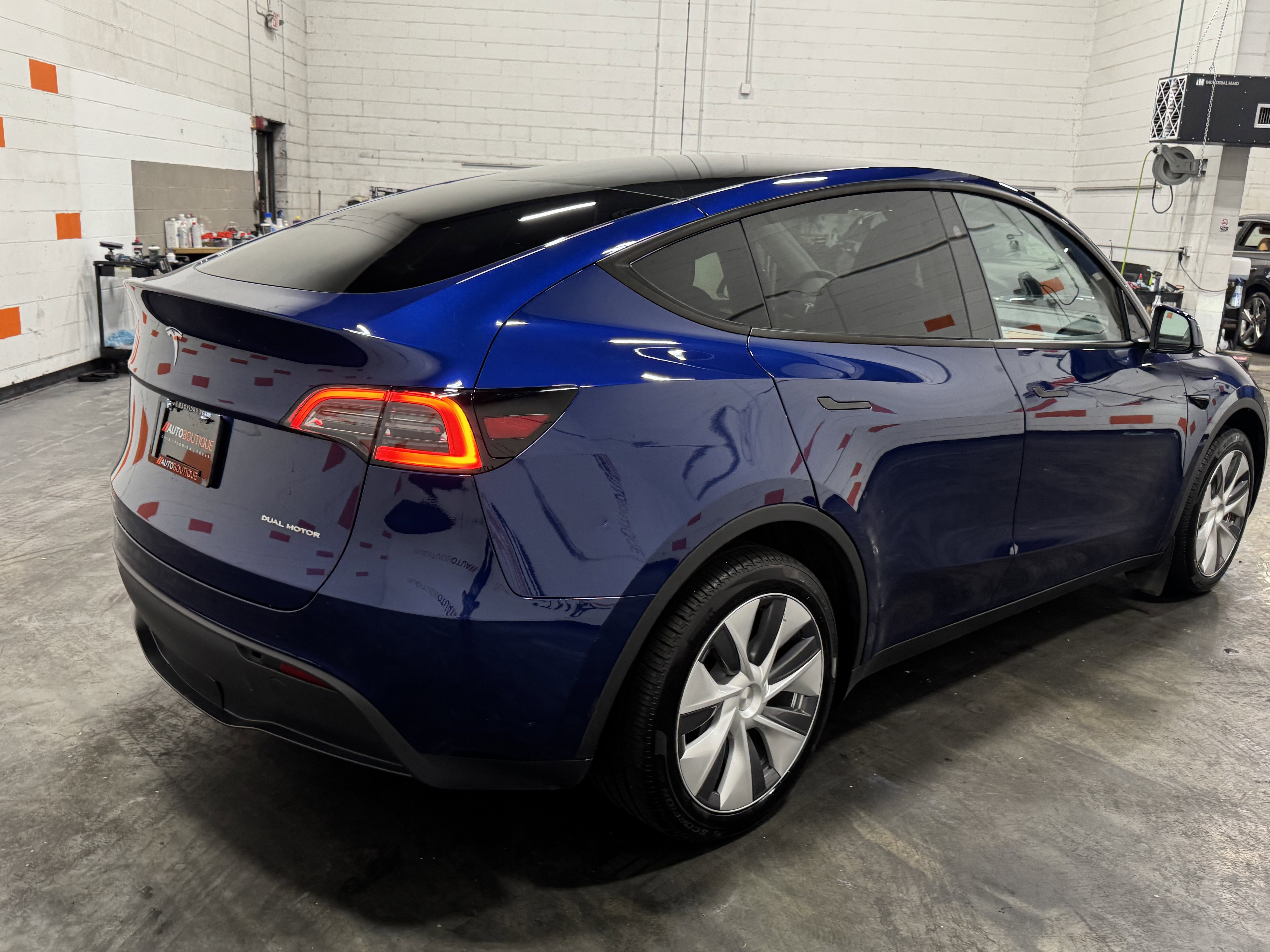 Used 2024 Tesla Model Y Long Range AWD/4WD image 12