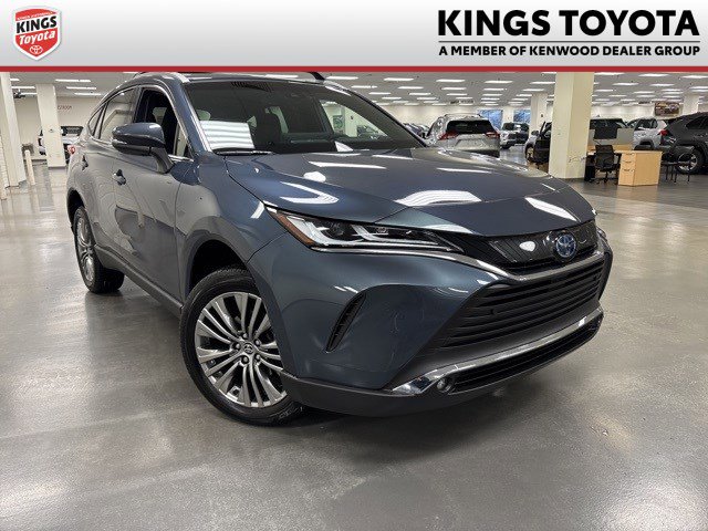 Certified 2024 Toyota Venza XLE image 1