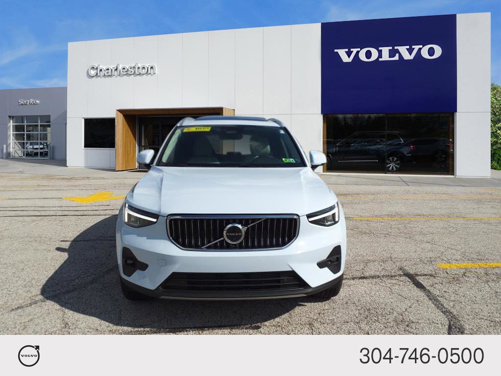 Certified 2025 Volvo XC40 B5 Ultra w/ Climate Package image 8
