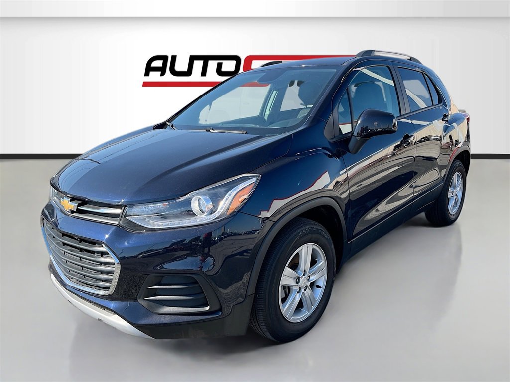 Used 2022 Chevrolet Trax LT w/ LT Convenience Package image 3