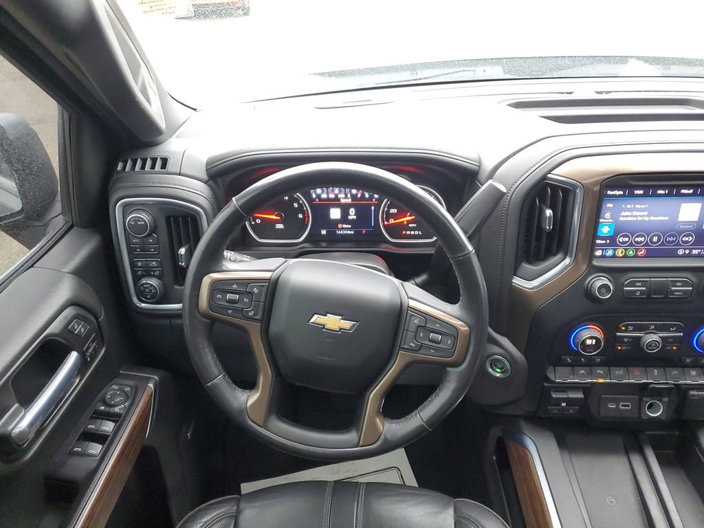 Used 2021 Chevrolet Silverado 1500 High Country image 32