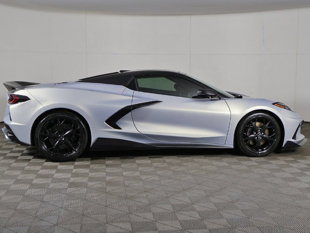 Used 2021 Chevrolet Corvette Stingray Premium Conv w/ Z51 Performance Package RWD image 23