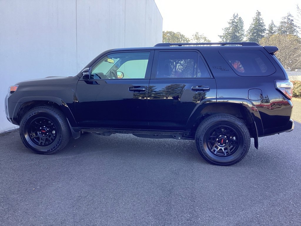 Certified 2024 Toyota 4Runner TRD Off-Road Premium w/ Off Road Premium Plus Package AWD/4WD image 11