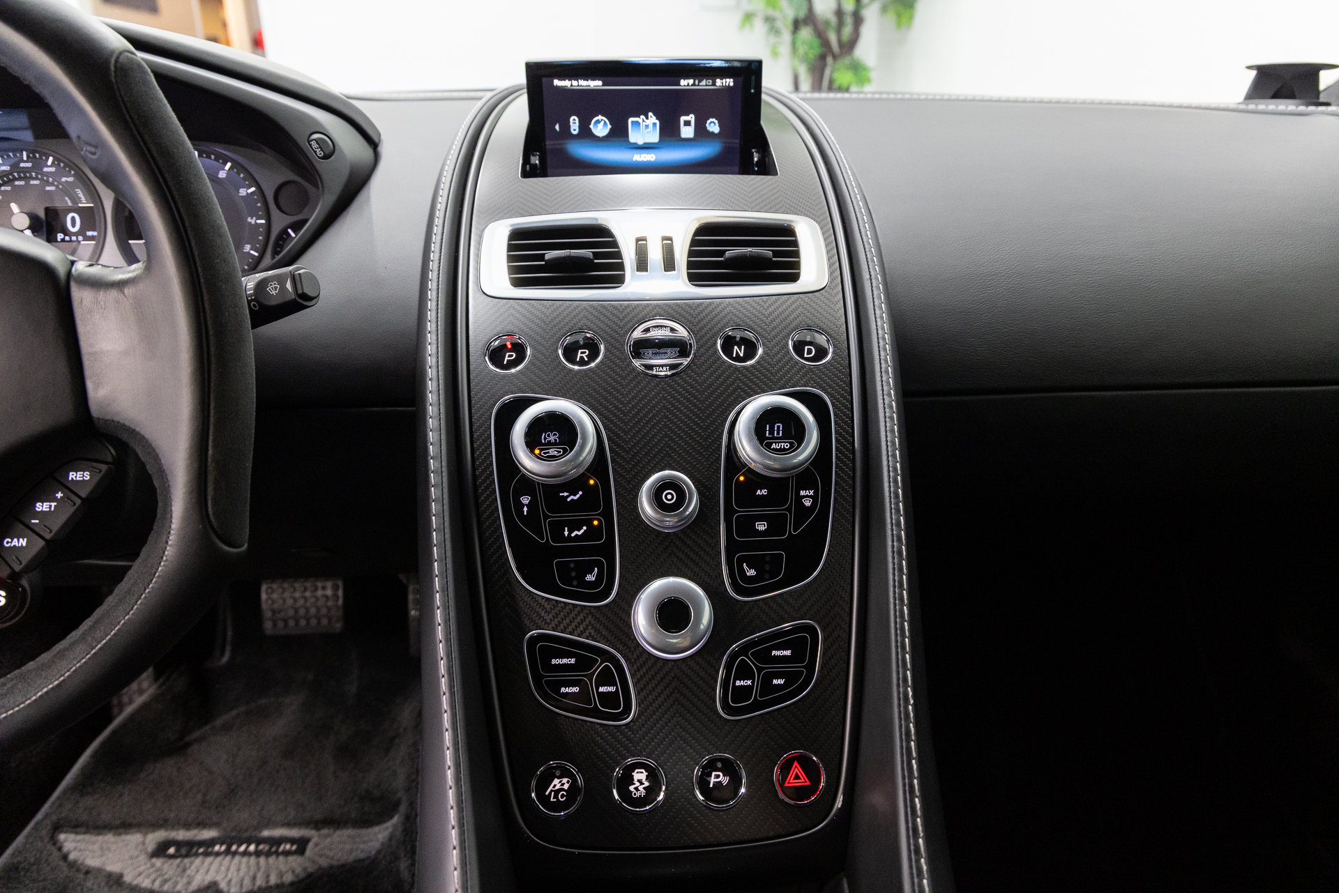 Used 2015 Aston Martin Vanquish Coupe RWD image 19