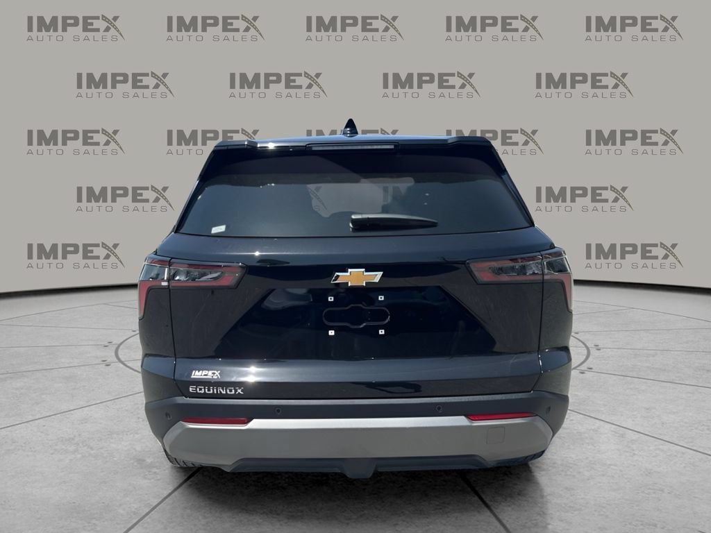 Used 2026 Chevrolet Equinox LT FWD image 4