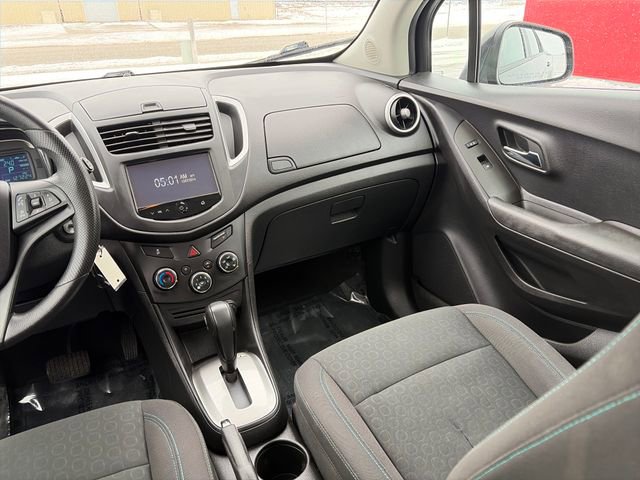Used 2015 Chevrolet Trax LS AWD/4WD image 30