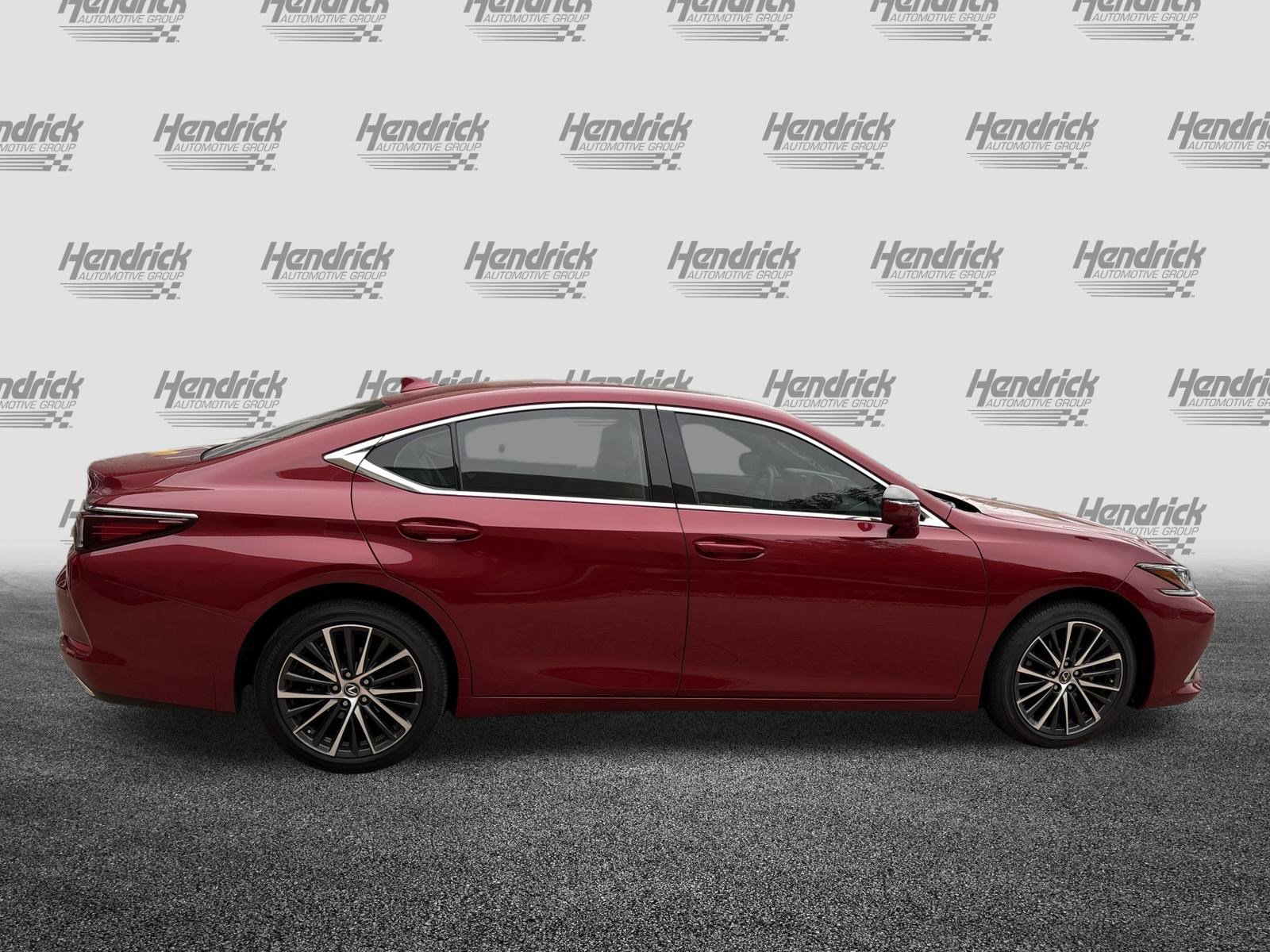 Used 2025 Lexus ES 350 w/ Premium Package FWD image 11