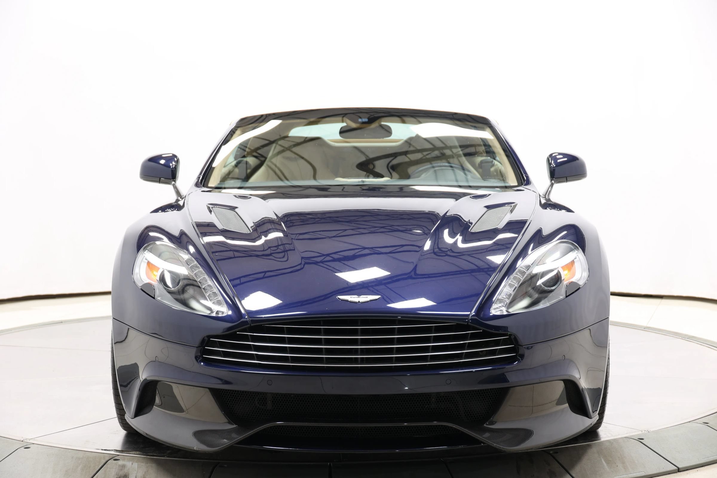Used 2016 Aston Martin Vanquish Volante RWD image 96