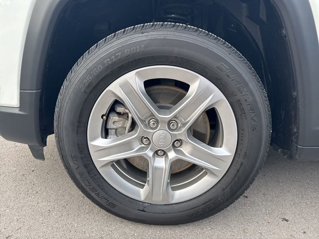 Used 2024 Jeep Compass Latitude image 29