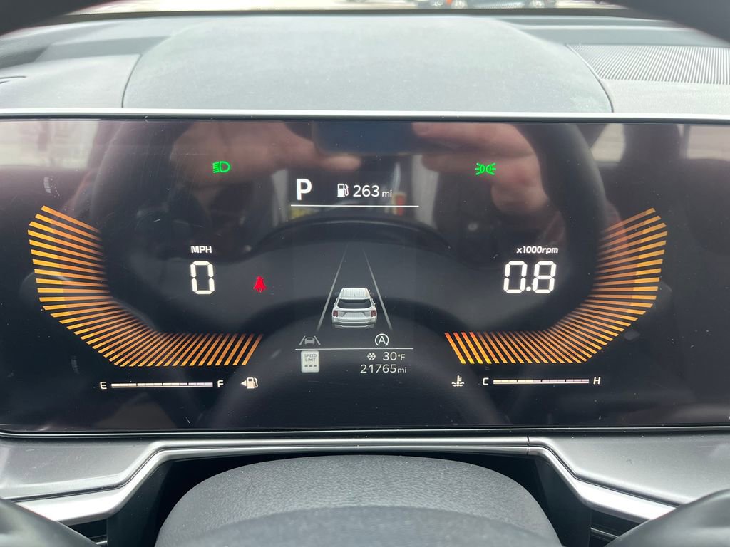 Used 2024 Kia Sorento LX image 12