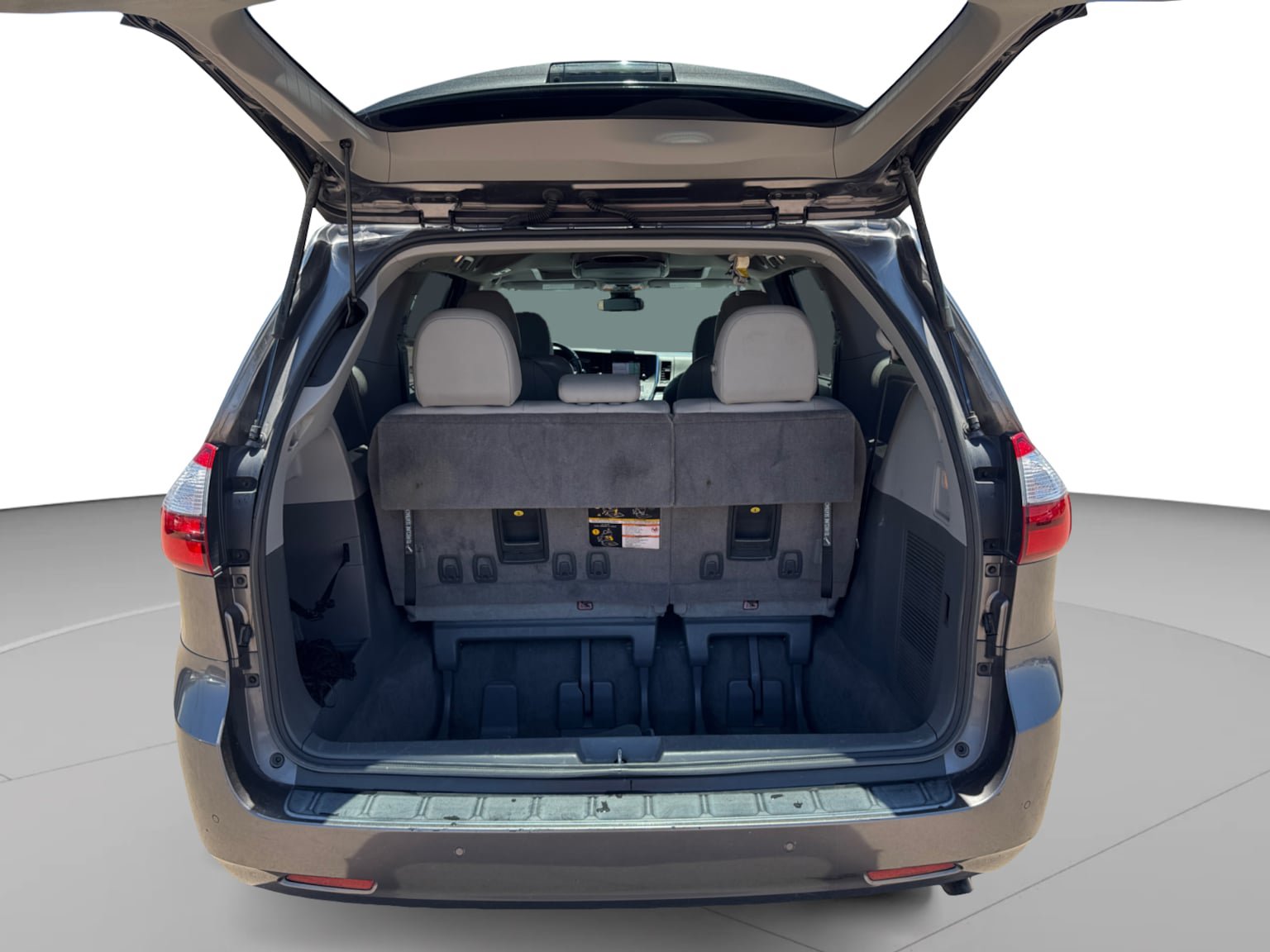 Used 2018 Toyota Sienna XLE w/ XLE Navigation Package FWD image 19