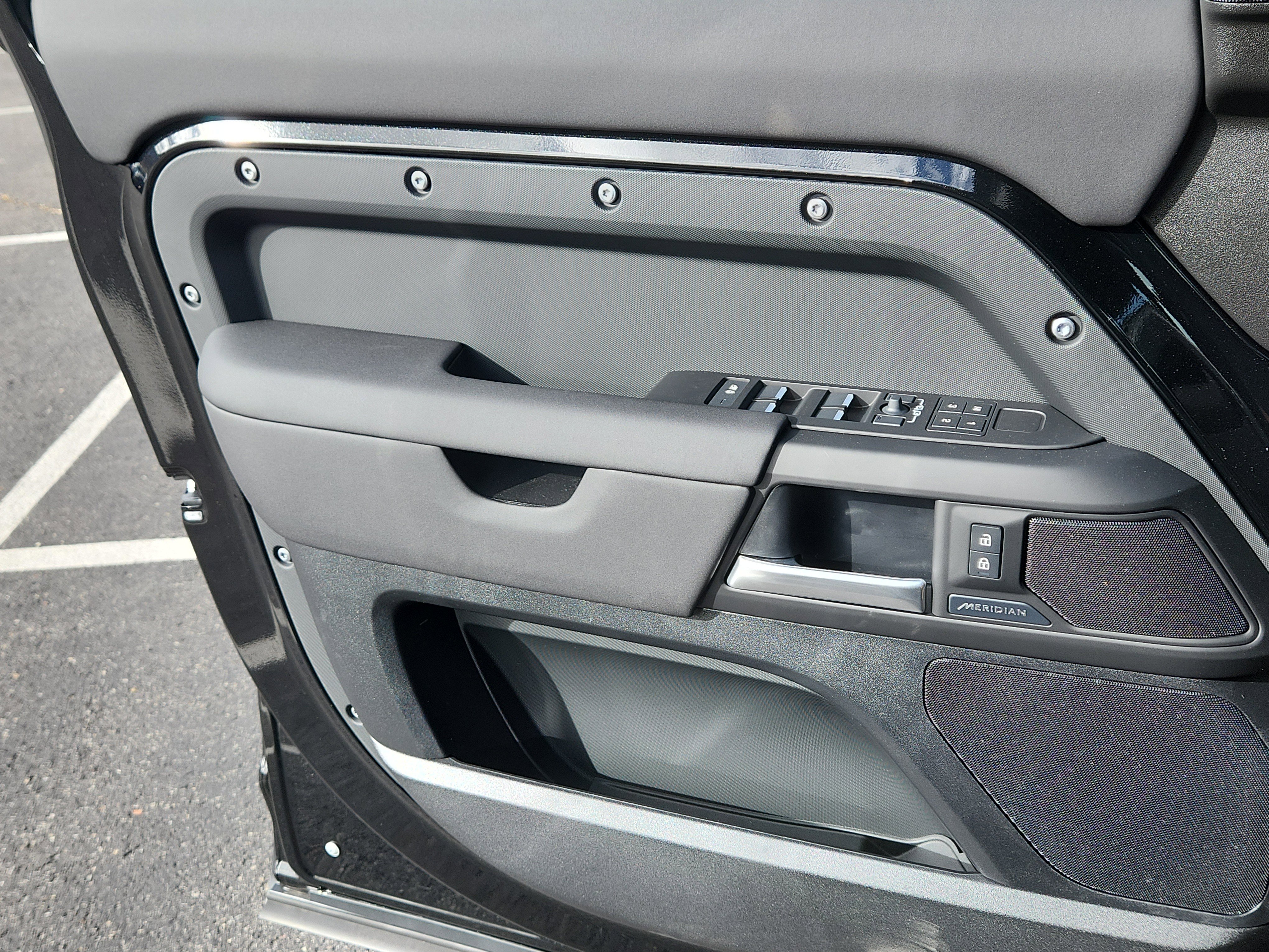 New 2026 Land Rover Defender 110 S image 7