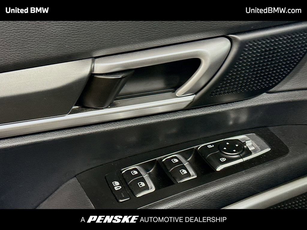 Used 2022 Kia Telluride S image 3