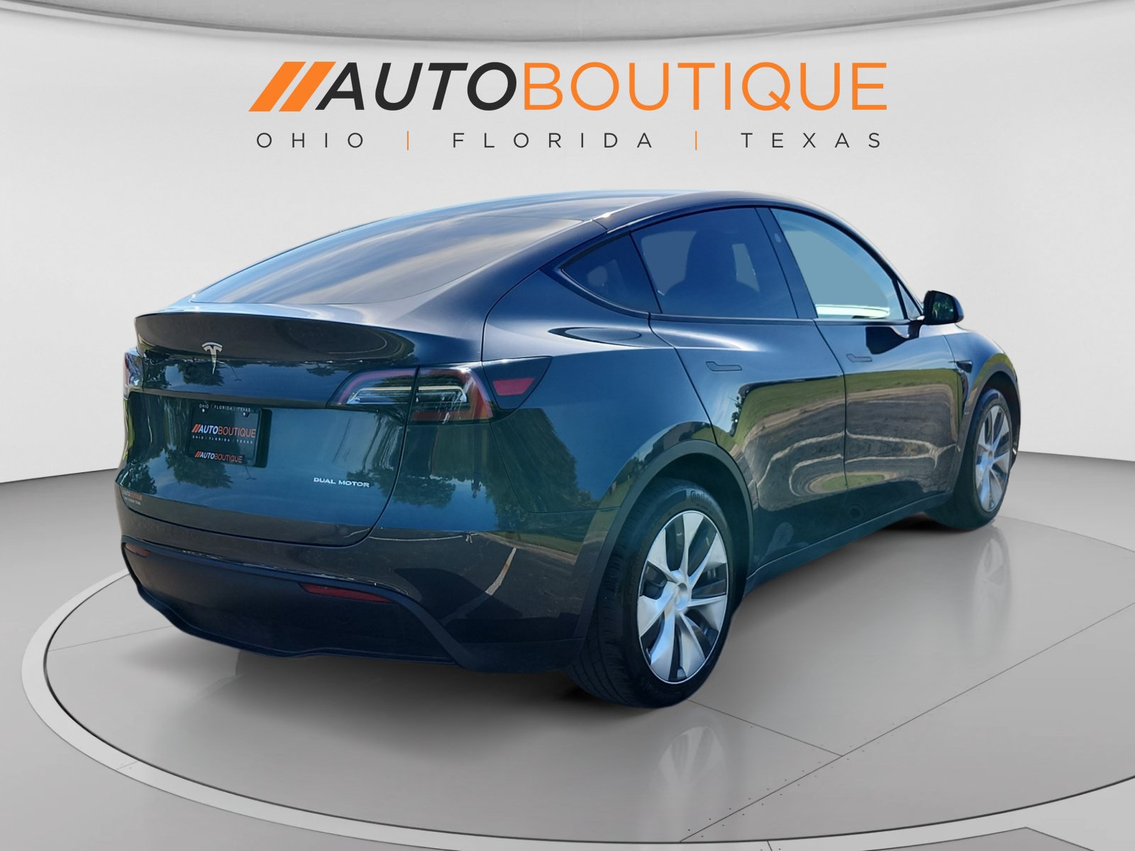 Used 2024 Tesla Model Y Long Range AWD/4WD image 5