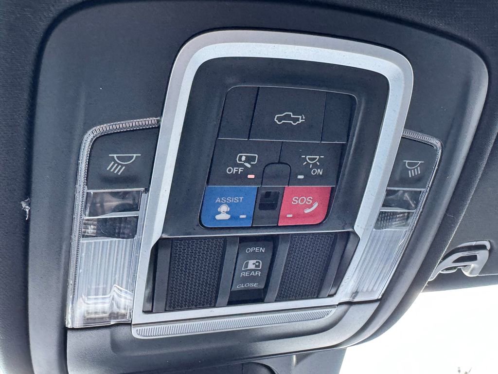 Used 2023 RAM 1500 Laramie AWD/4WD image 25