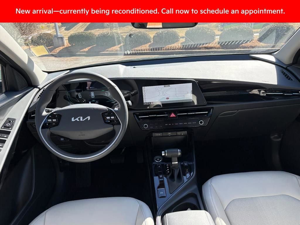 Used 2025 Kia Niro EX image 7