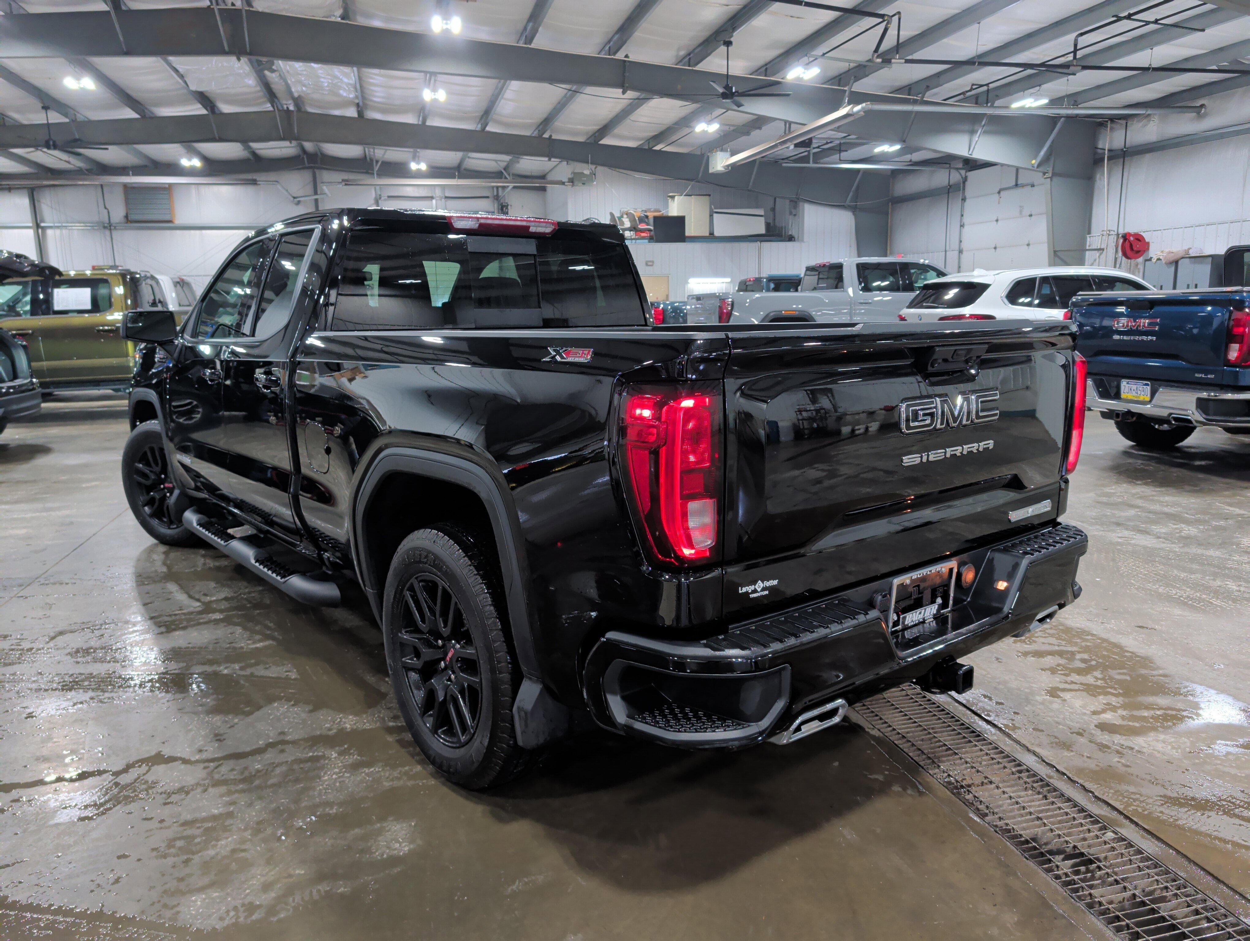 Used 2024 GMC Sierra 1500 Elevation w/ Preferred Package image 4