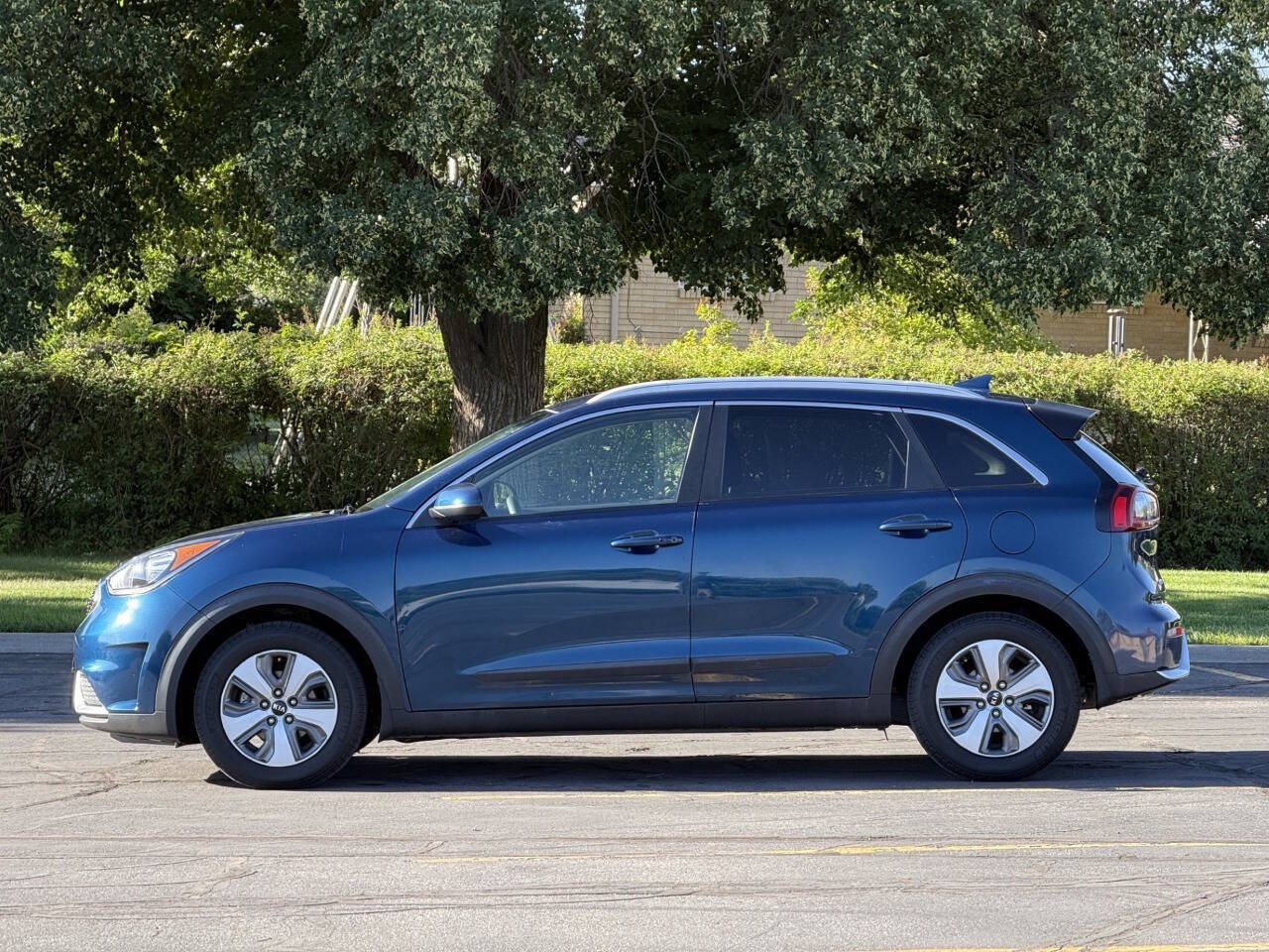 Used 2019 Kia Niro LX FWD image 8