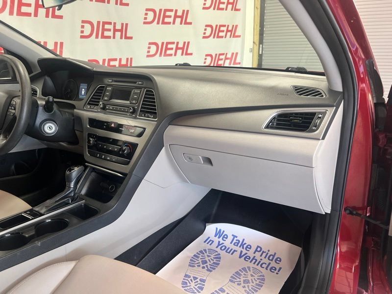 Used 2015 Hyundai Sonata SE FWD image 13