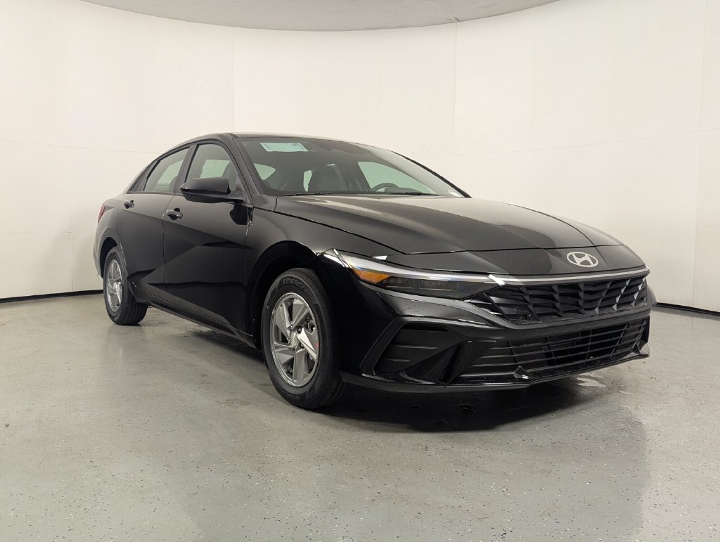 New 2026 Hyundai Elantra SE FWD image 1