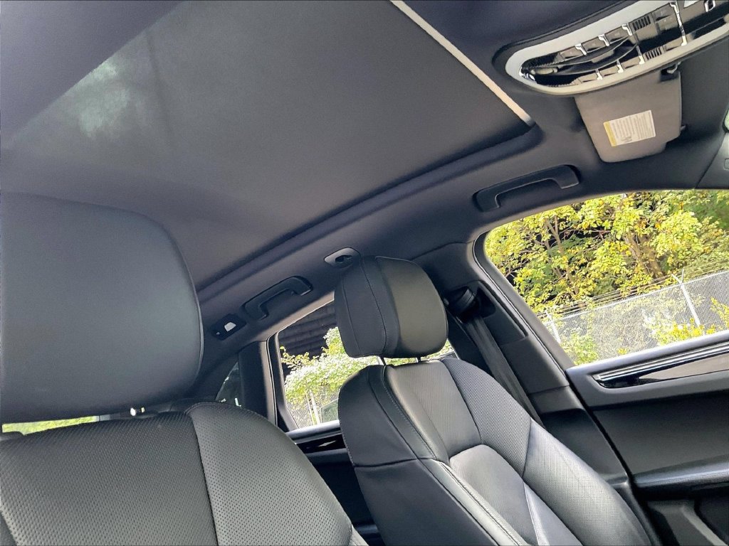 Certified 2023 Porsche Macan AWD/4WD image 27